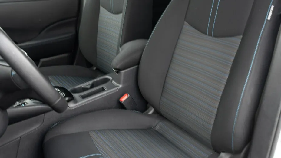 NISSAN Leaf -