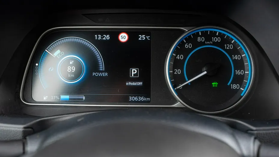 NISSAN Leaf -