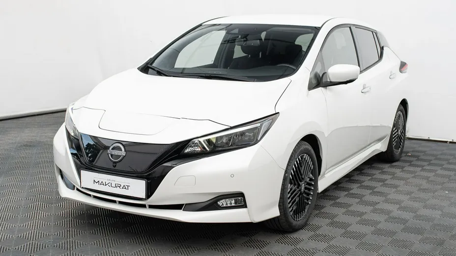 NISSAN Leaf -