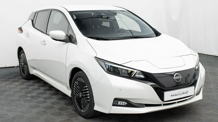 NISSAN Leaf -