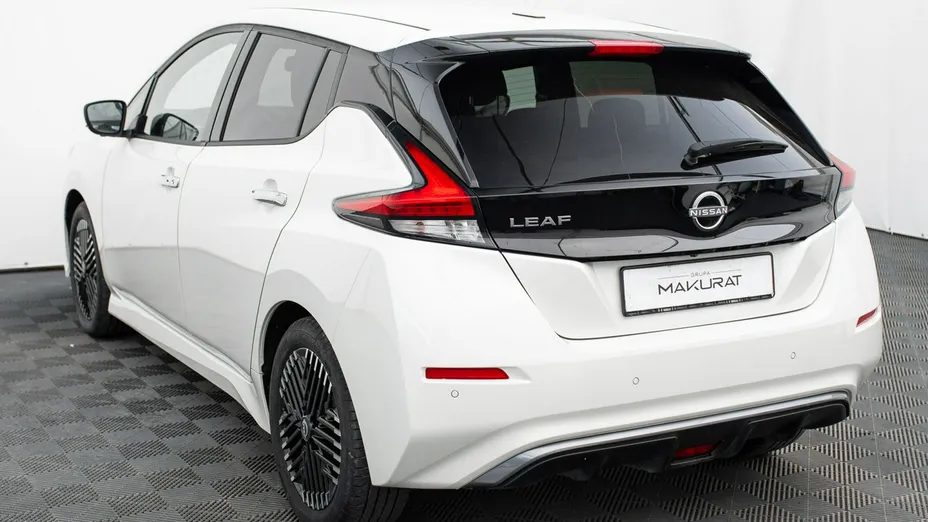 NISSAN Leaf -