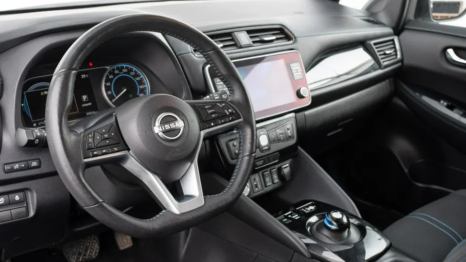NISSAN Leaf -