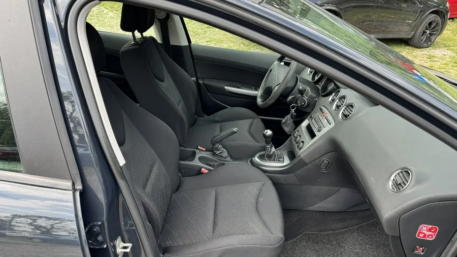 PEUGEOT 308 -