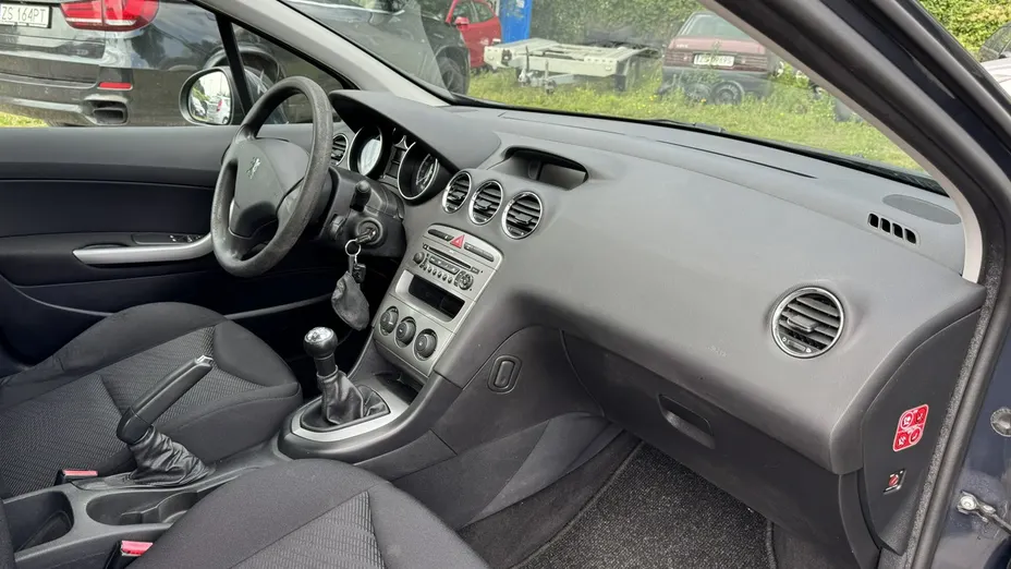 PEUGEOT 308 -