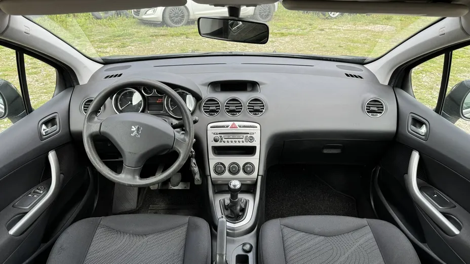 PEUGEOT 308 -