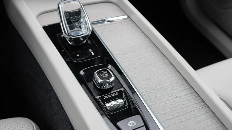 VOLVO XC60 -