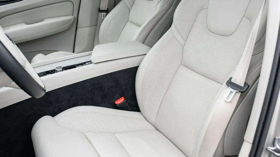 VOLVO XC60 -