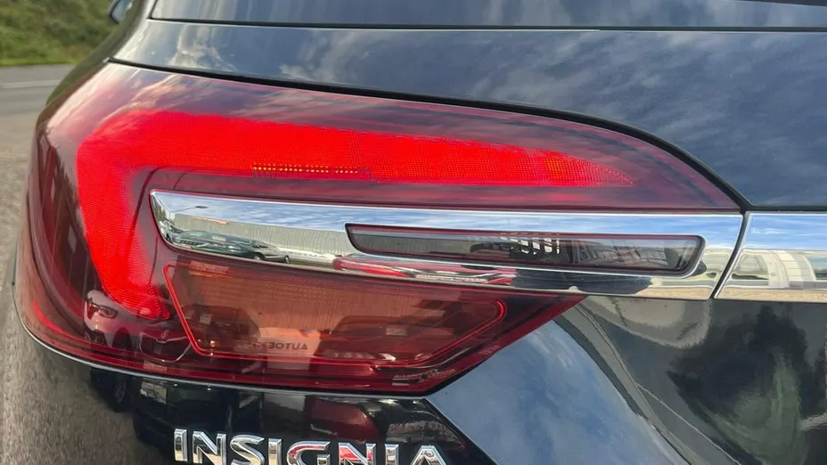 OPEL Insignia -