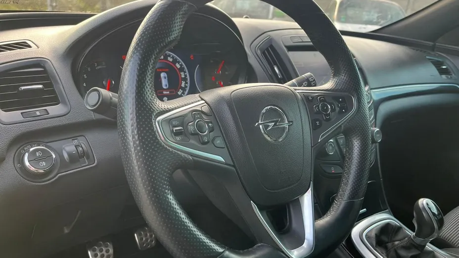 OPEL Insignia -