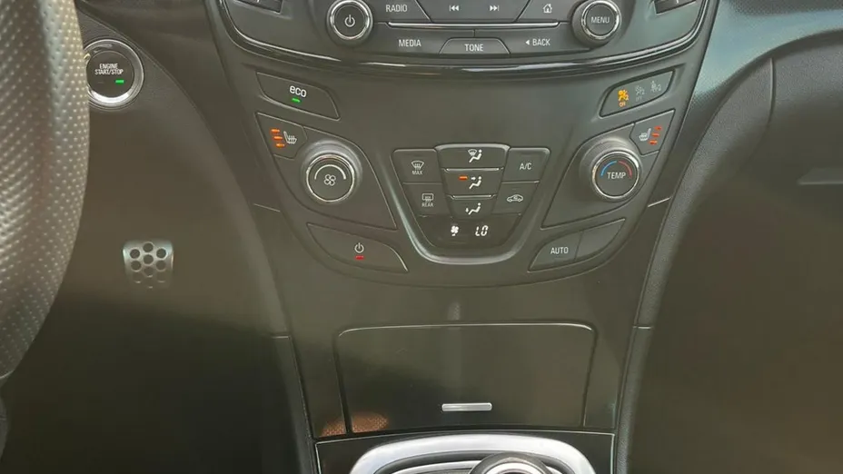 OPEL Insignia -