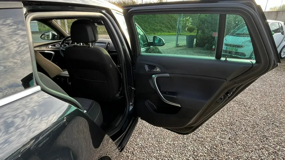 OPEL Insignia -