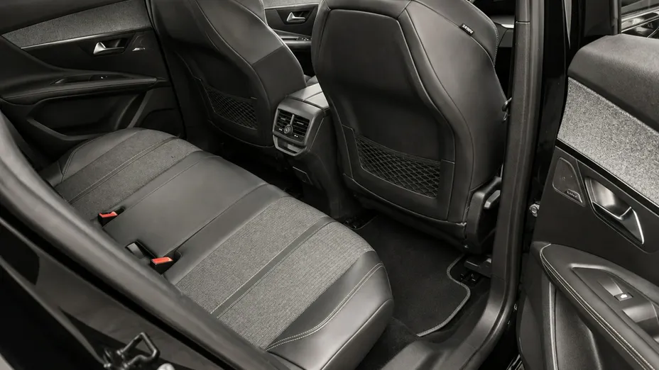 PEUGEOT 3008 -