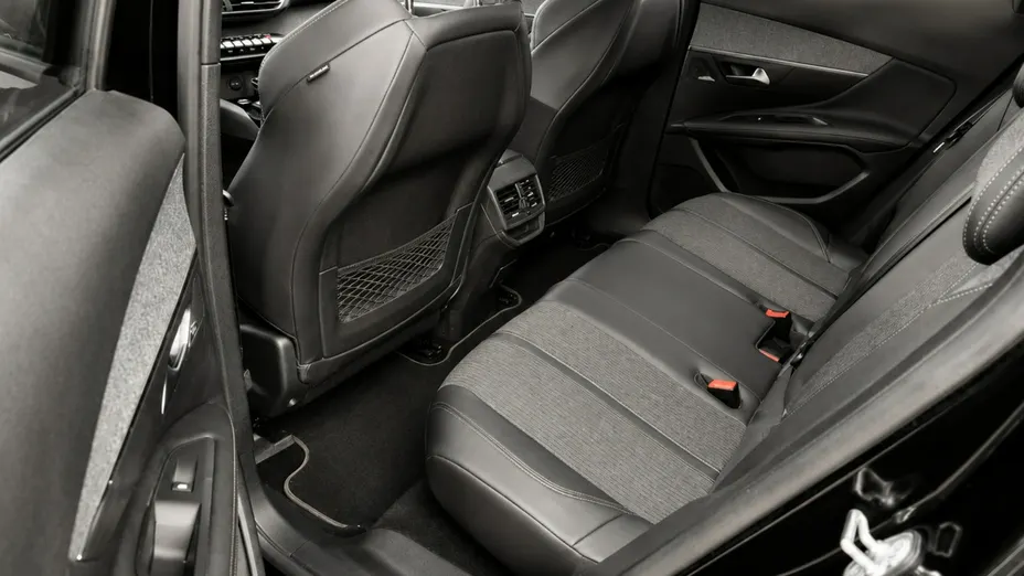 PEUGEOT 3008 -
