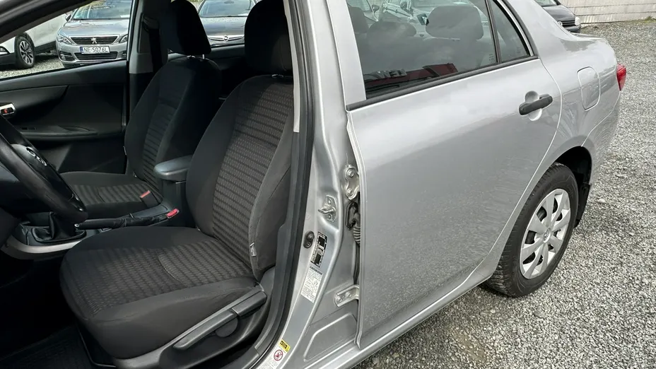 TOYOTA Corolla -