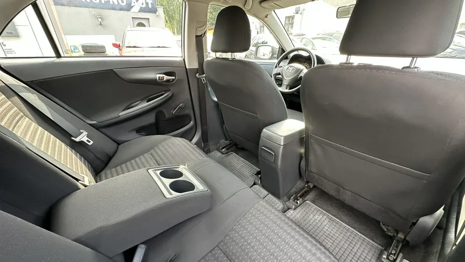TOYOTA Corolla -