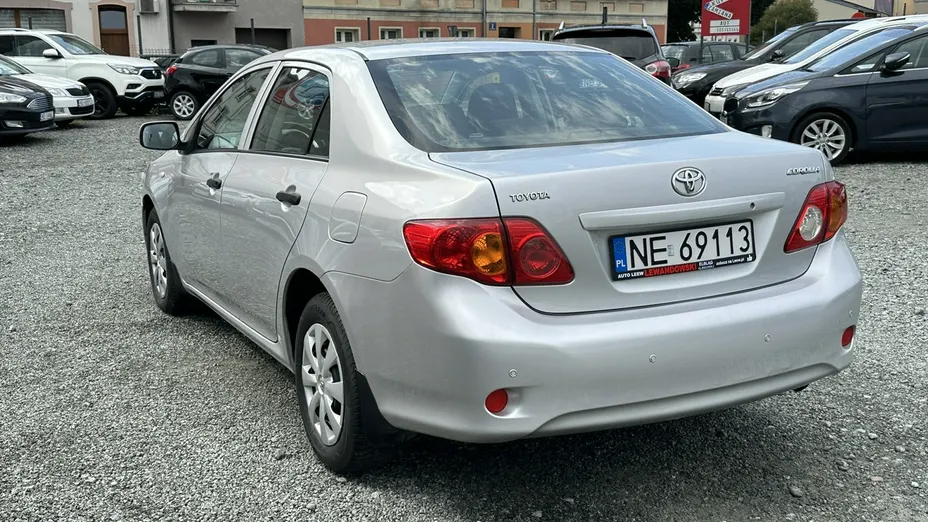 TOYOTA Corolla -