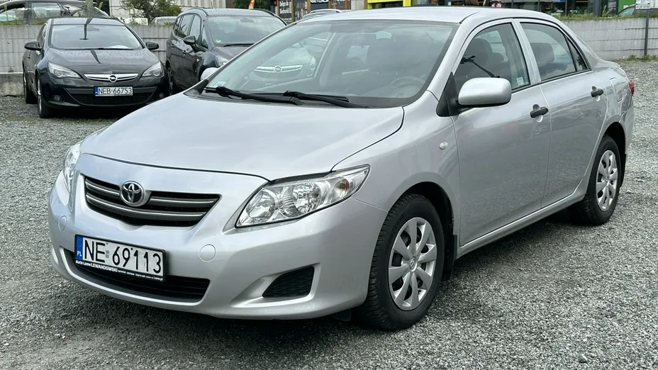 TOYOTA Corolla -