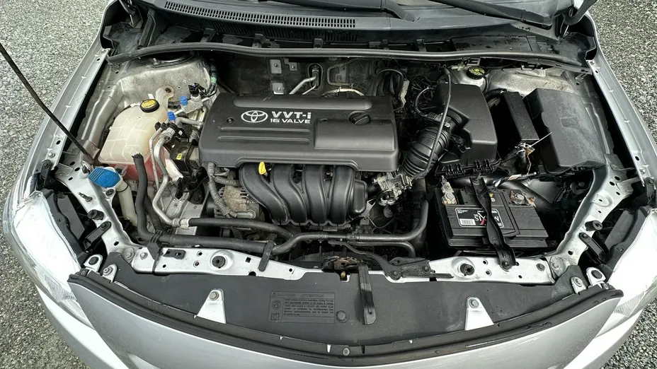 TOYOTA Corolla -