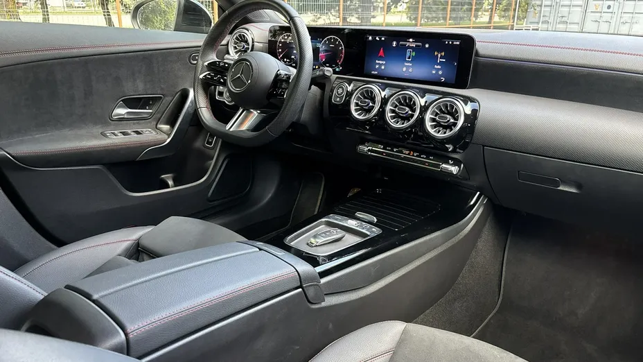 MERCEDES-BENZ CLA -