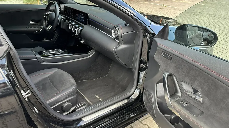 MERCEDES-BENZ CLA -