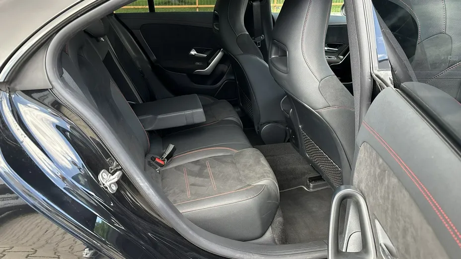 MERCEDES-BENZ CLA -