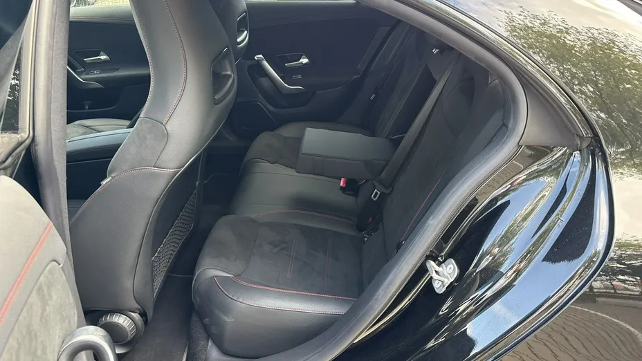 MERCEDES-BENZ CLA -