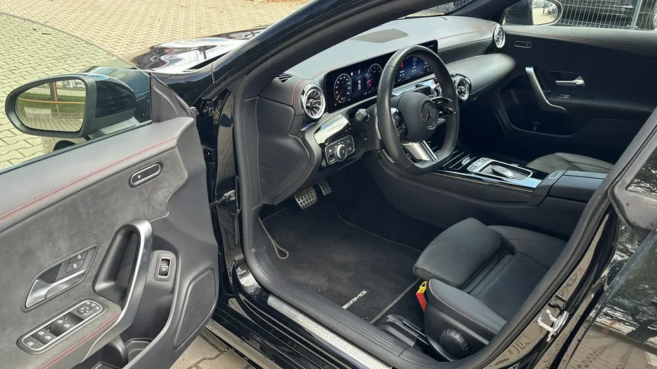 MERCEDES-BENZ CLA -