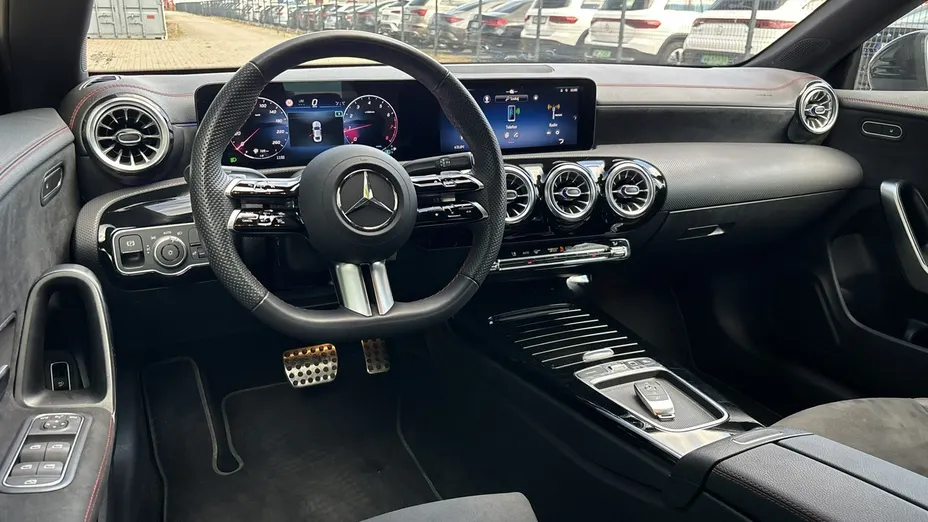 MERCEDES-BENZ CLA -