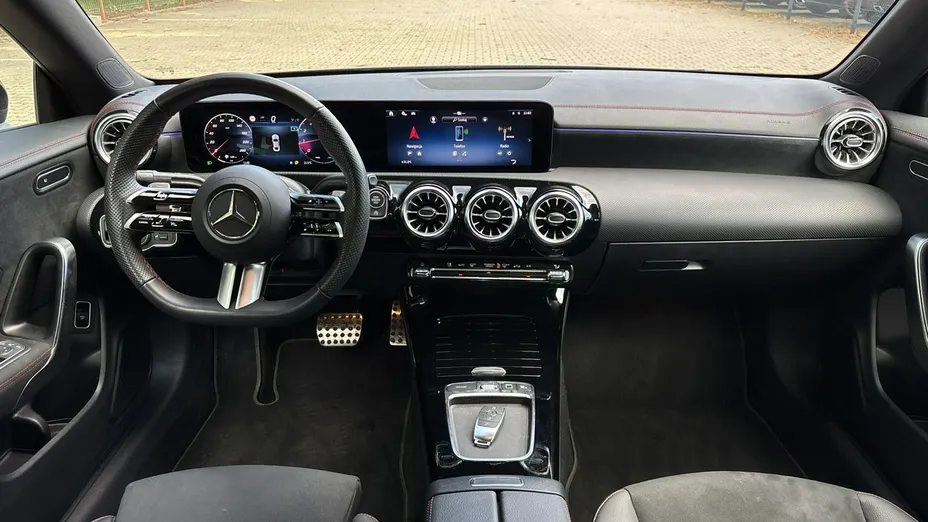 MERCEDES-BENZ CLA -