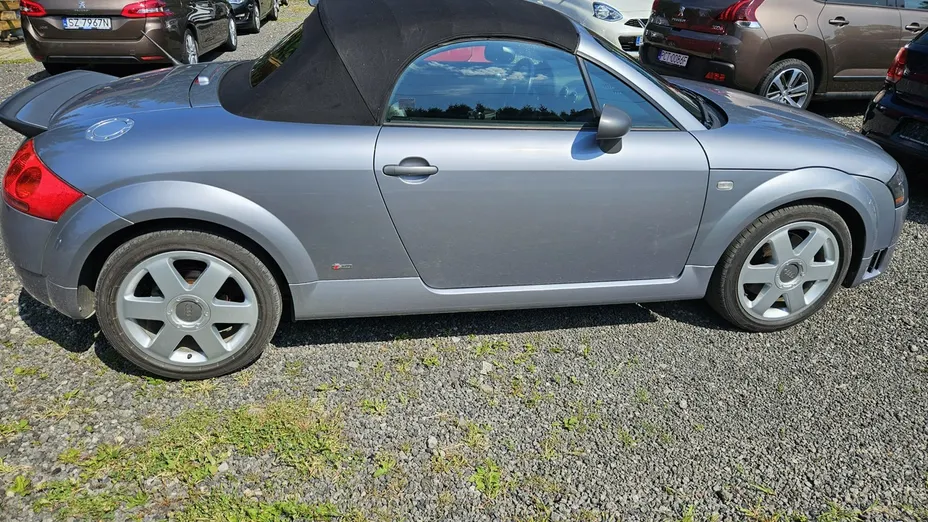 AUDI TT -