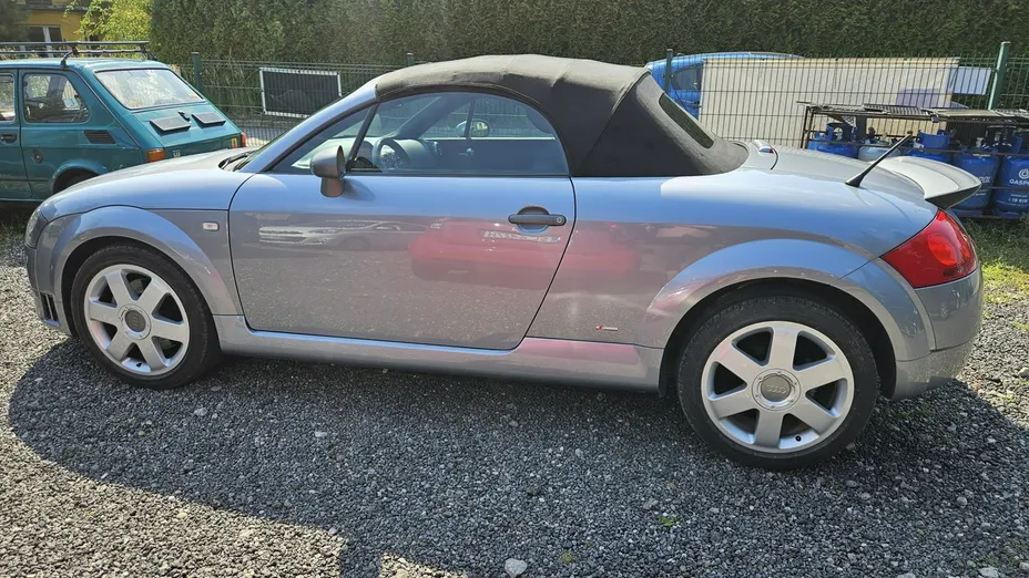 AUDI TT -