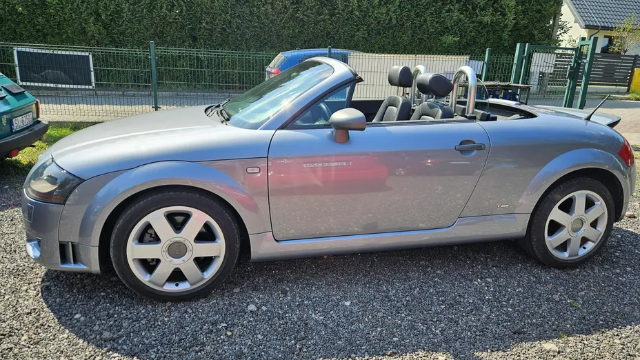 AUDI TT -