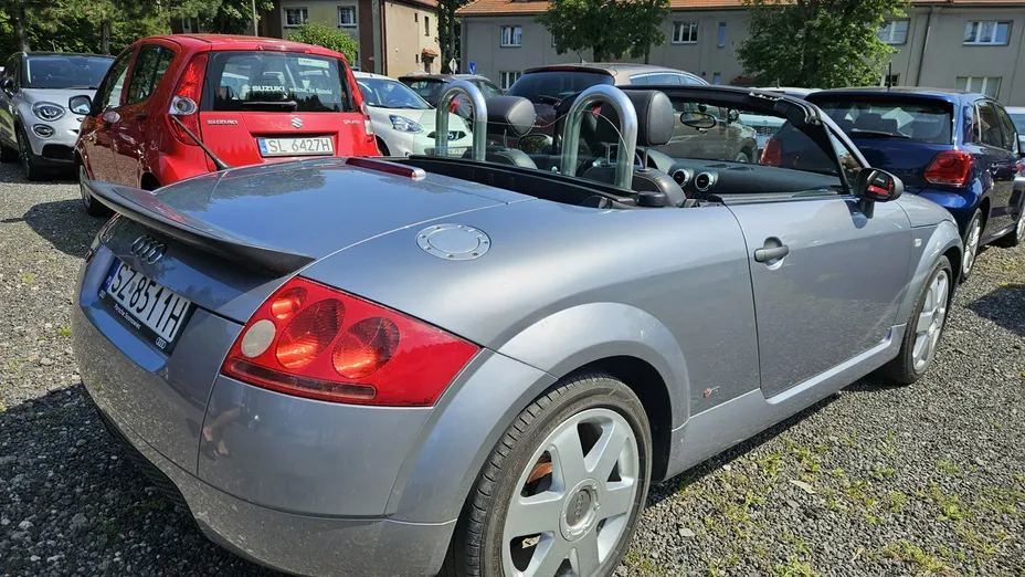 AUDI TT -
