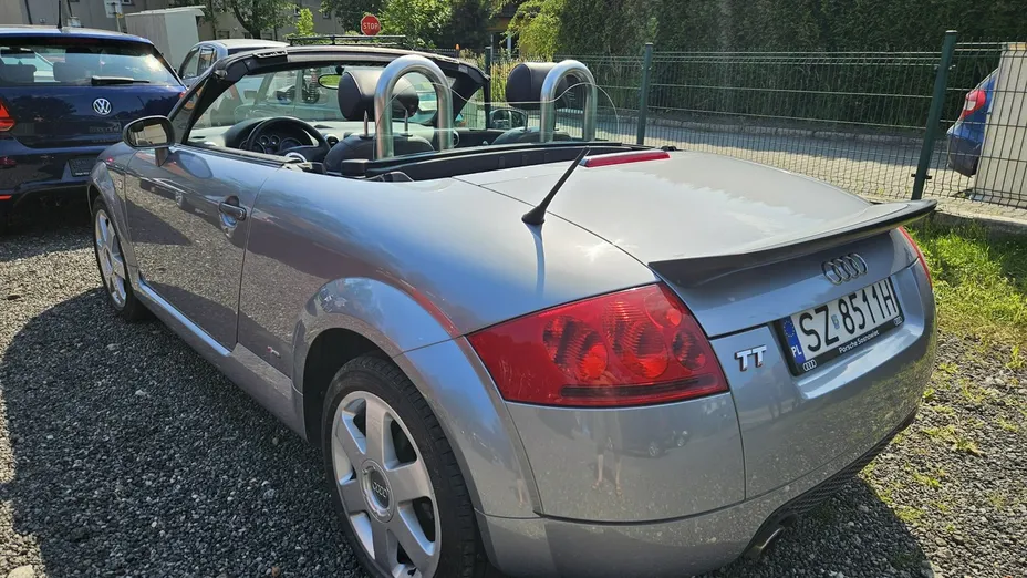AUDI TT -