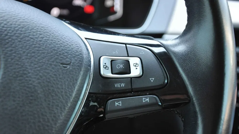 VOLKSWAGEN Arteon -