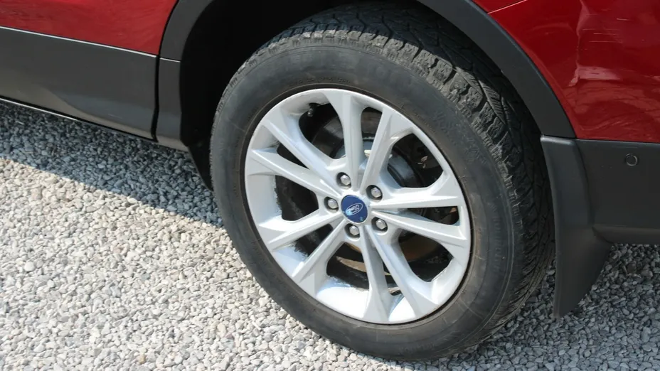 FORD Kuga -