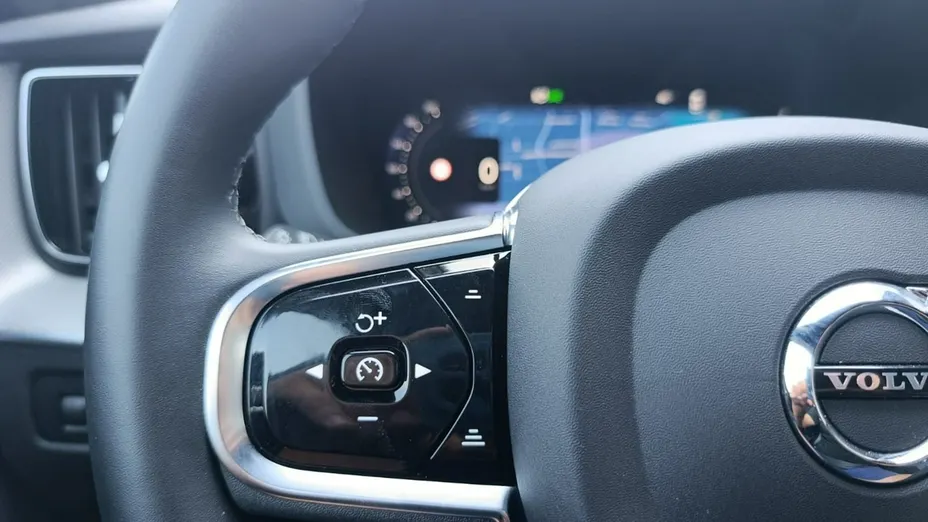 VOLVO XC60 -