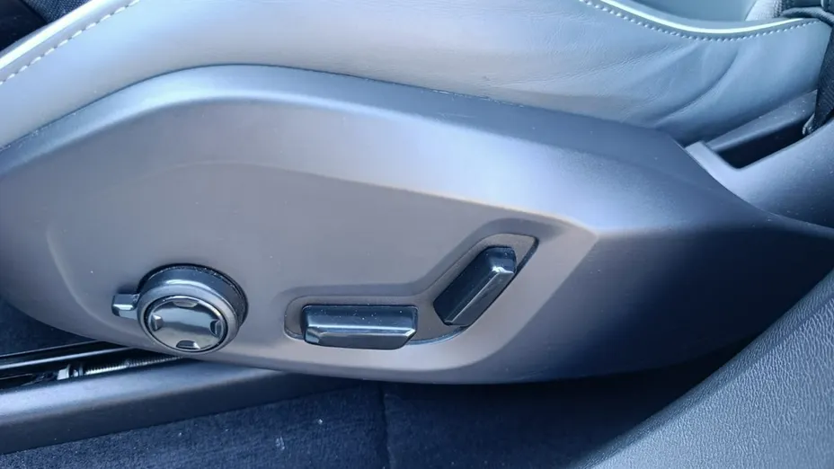 VOLVO XC60 -
