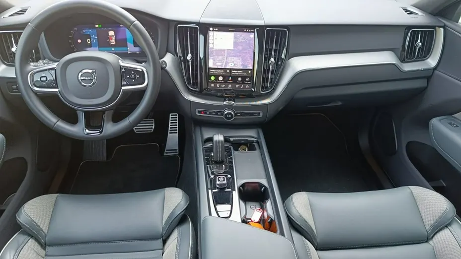 VOLVO XC60 -