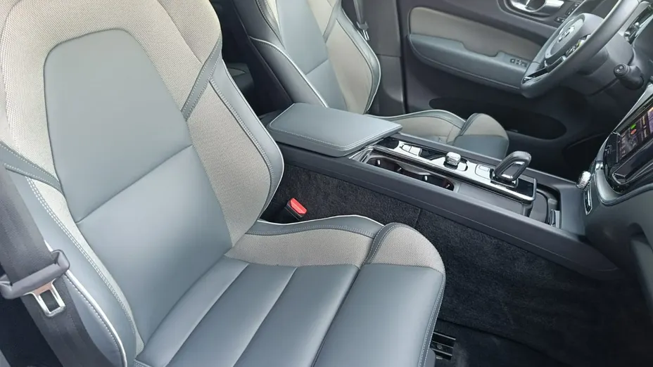 VOLVO XC60 -