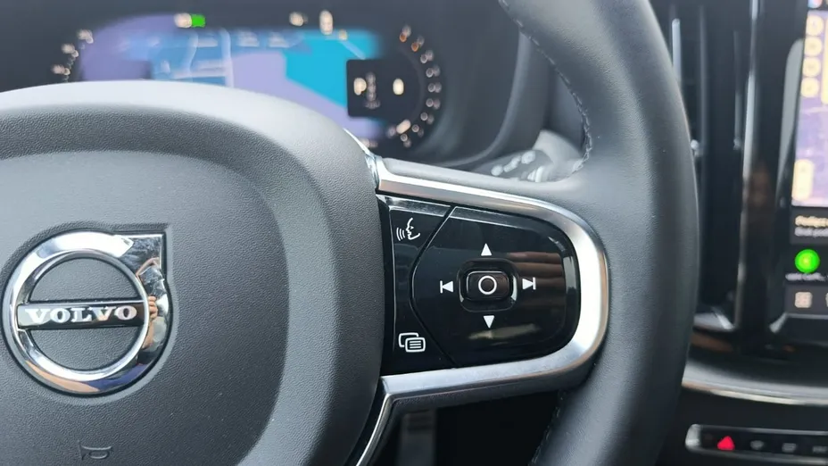 VOLVO XC60 -