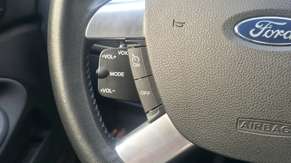 FORD Kuga -