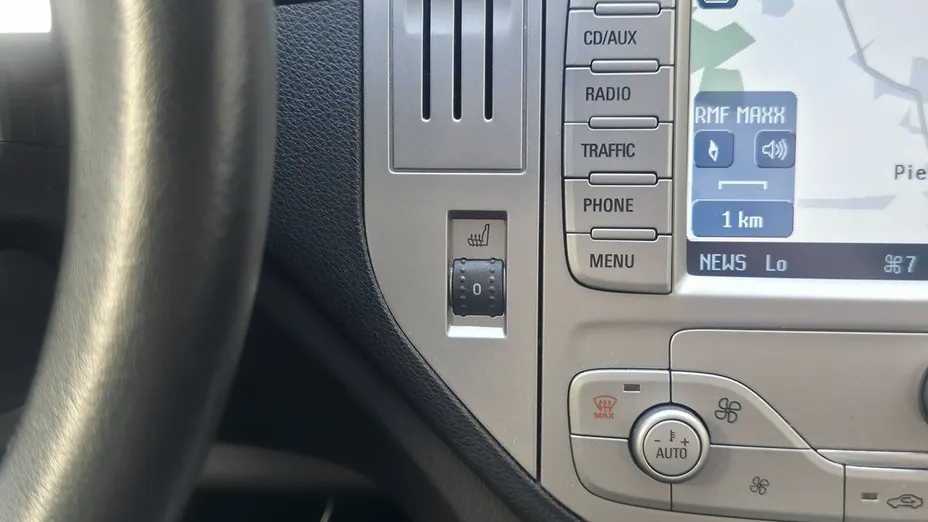 FORD Kuga -