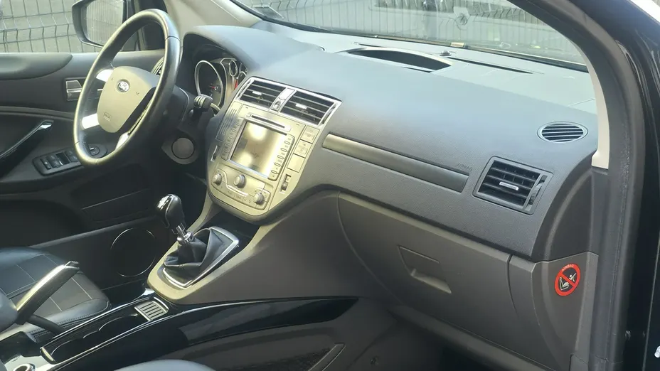 FORD Kuga -