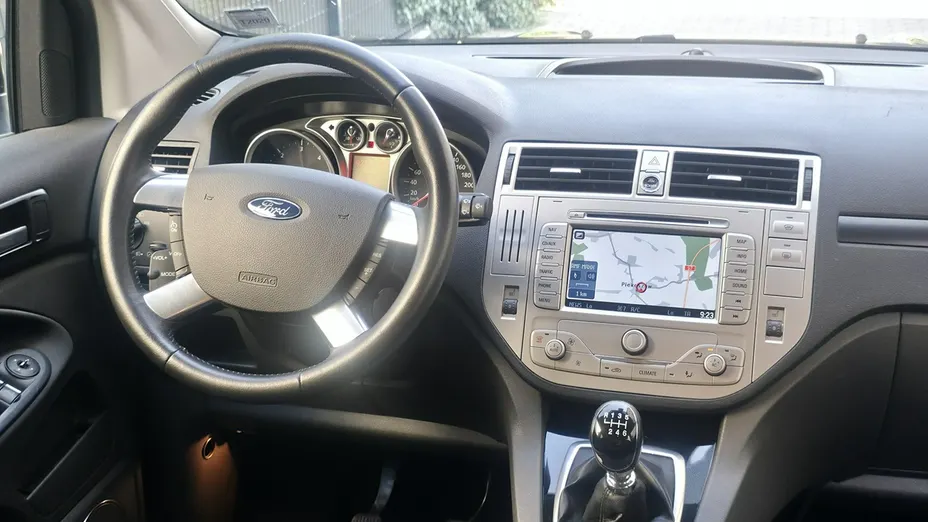 FORD Kuga -