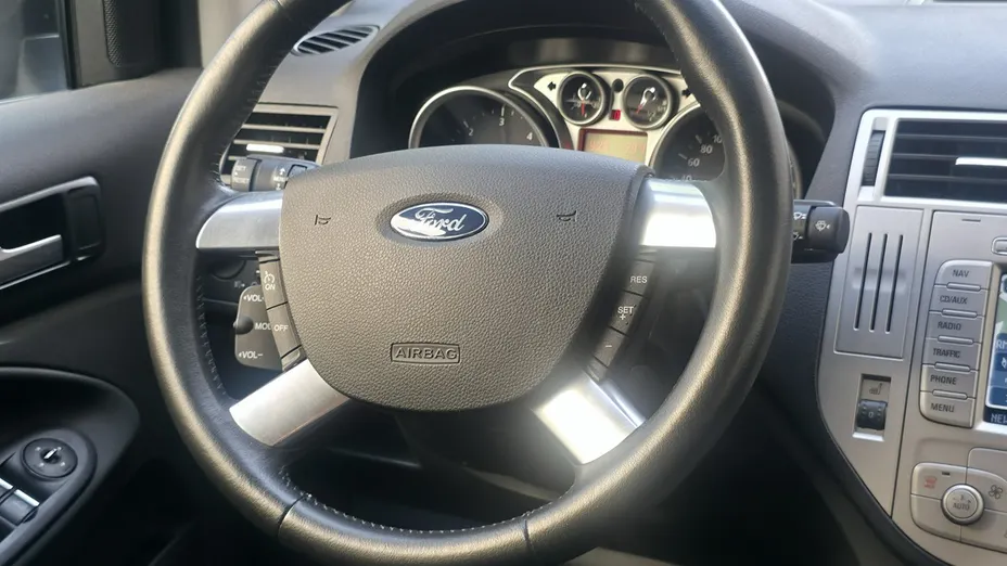FORD Kuga -
