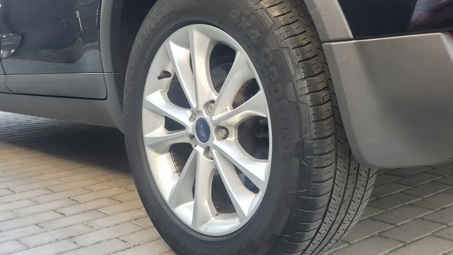 FORD Kuga -