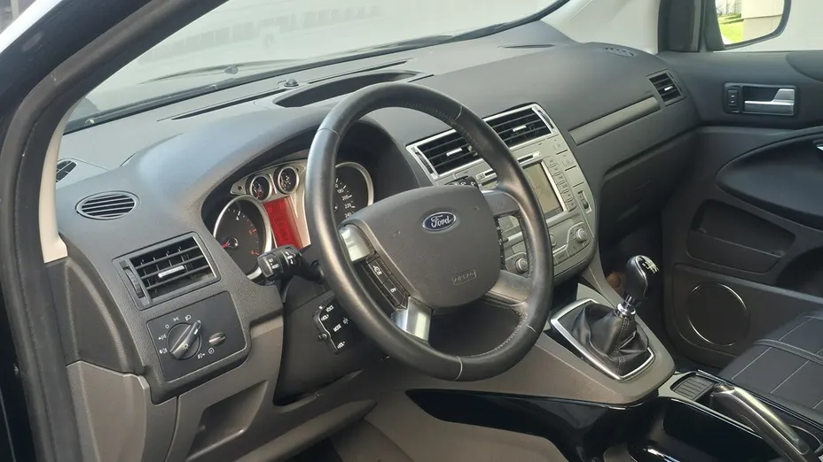 FORD Kuga -