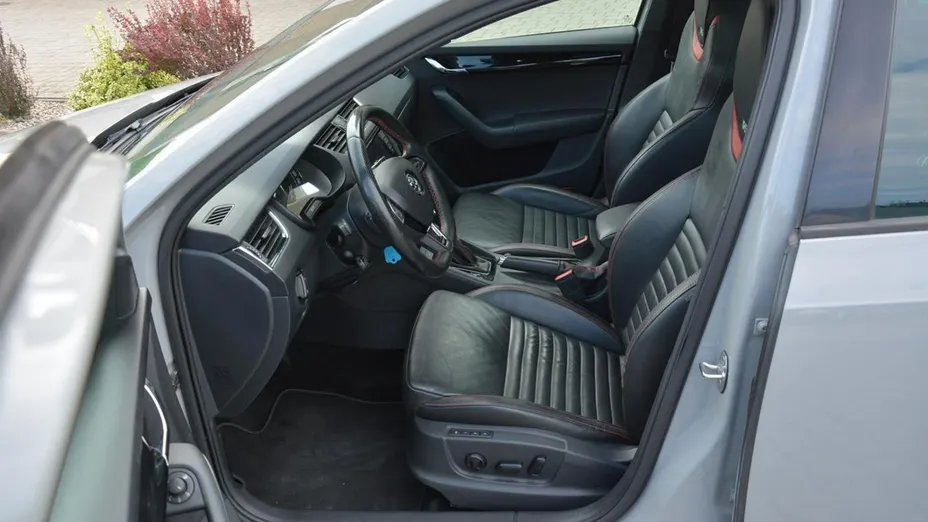 SKODA Octavia -