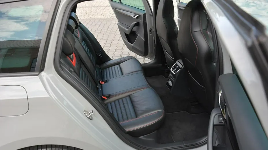 SKODA Octavia -